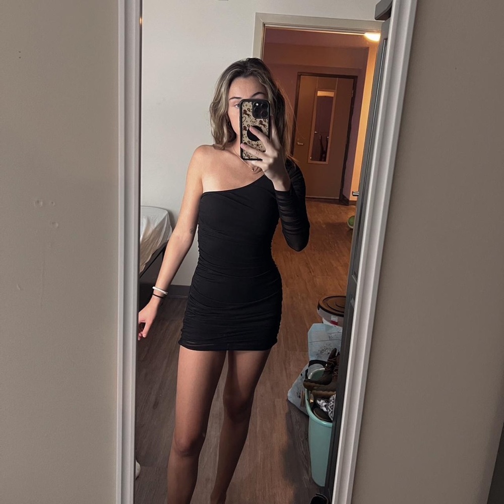 windsor bodycon one shoulder dress